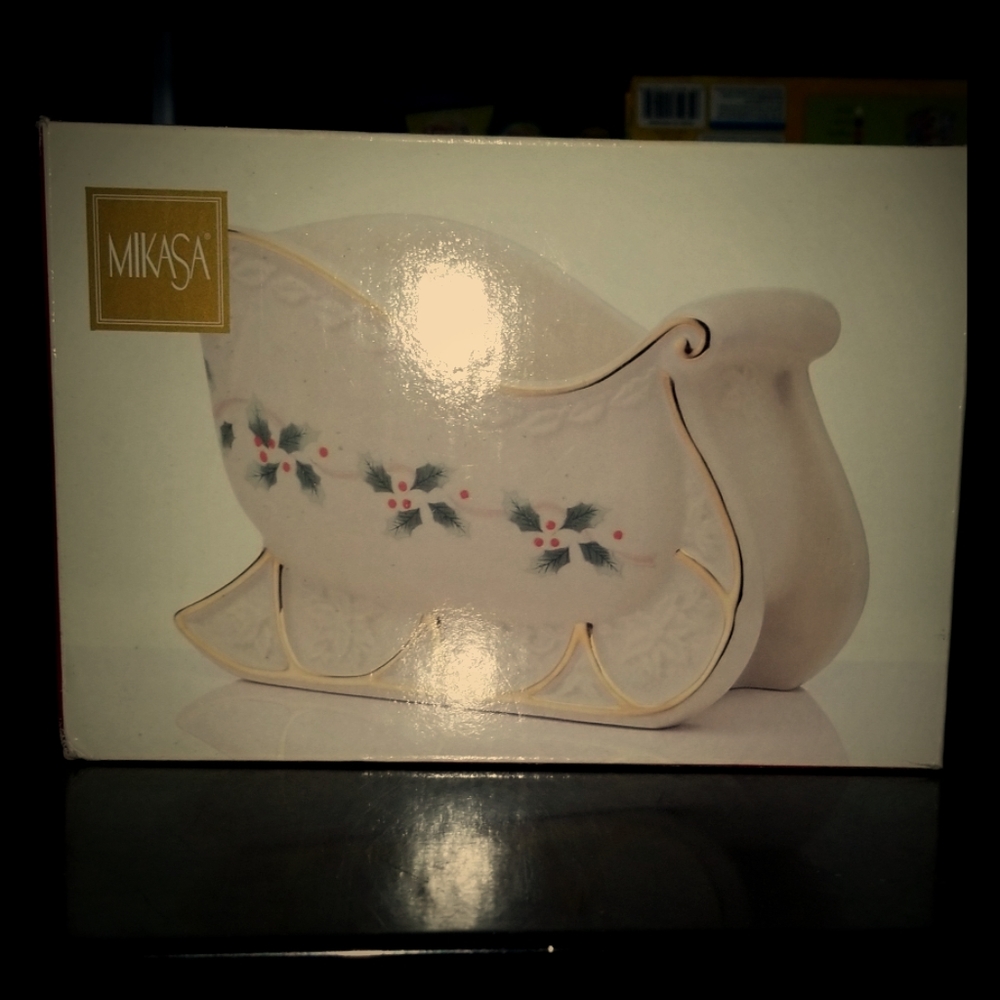 Mikasa RETIRED Fine Porcelain Sleigh